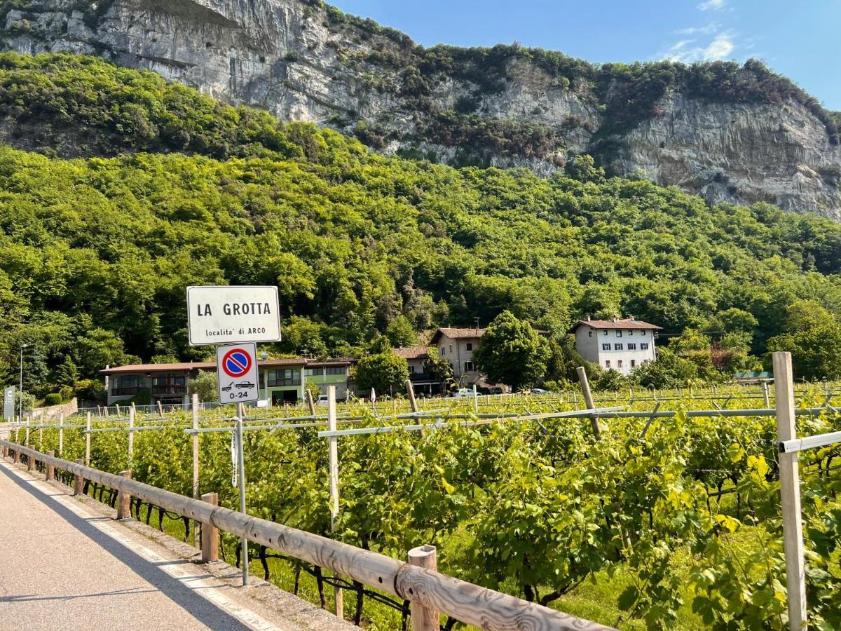 G-House Modernes Apartment Mit Tollem Ausblick Riva del Garda Kültér fotó