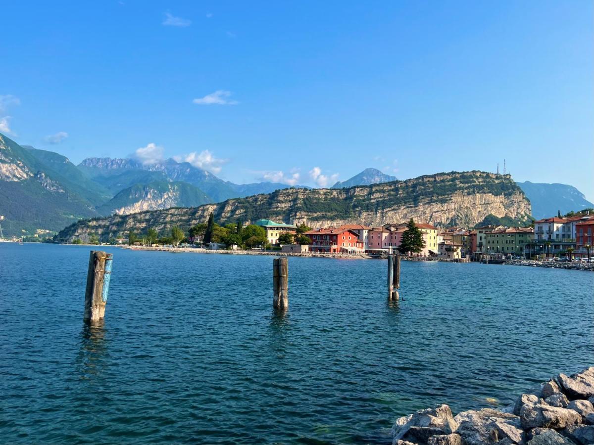 G-House Modernes Apartment Mit Tollem Ausblick Riva del Garda Kültér fotó