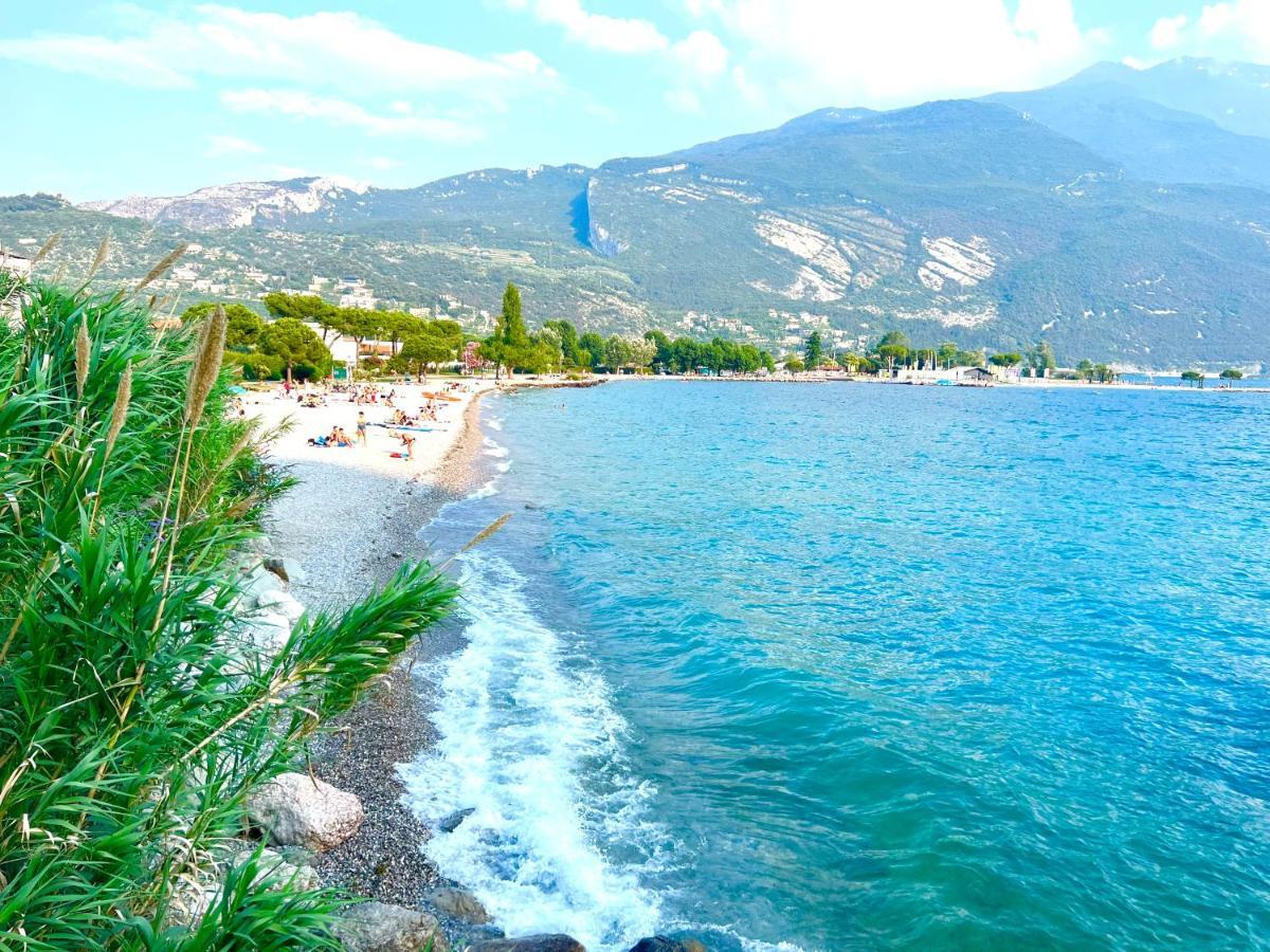 G-House Modernes Apartment Mit Tollem Ausblick Riva del Garda Kültér fotó