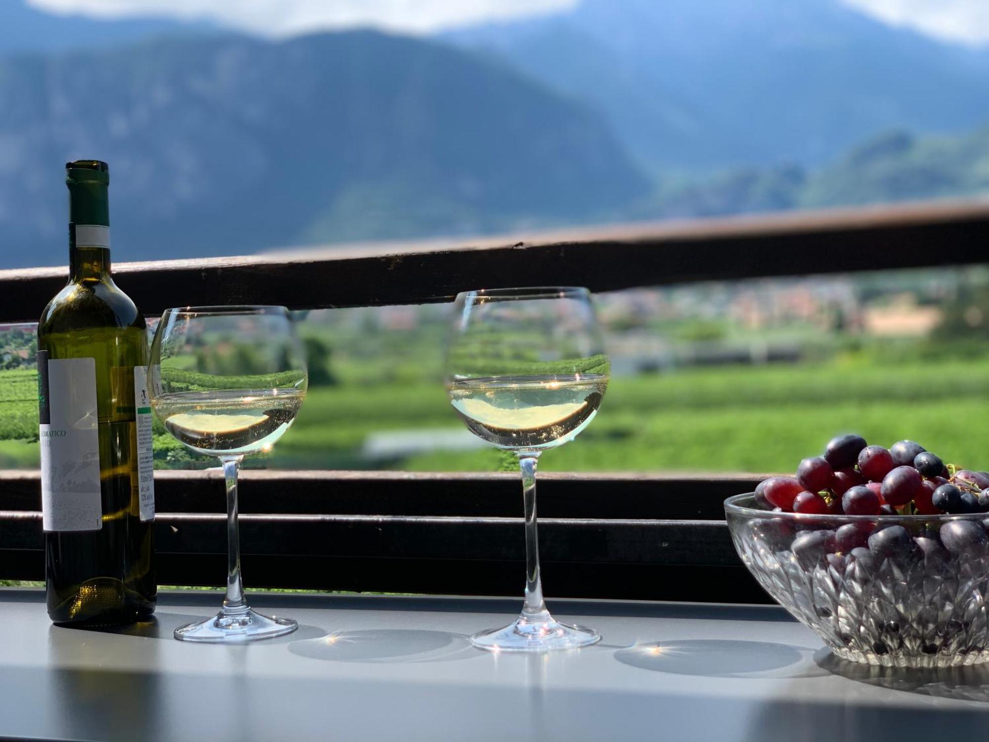 G-House Modernes Apartment Mit Tollem Ausblick Riva del Garda Kültér fotó